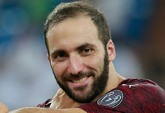  那不勒斯训练开放日；转会期临场应变引欢呼；西甲在即；心理建设被强调